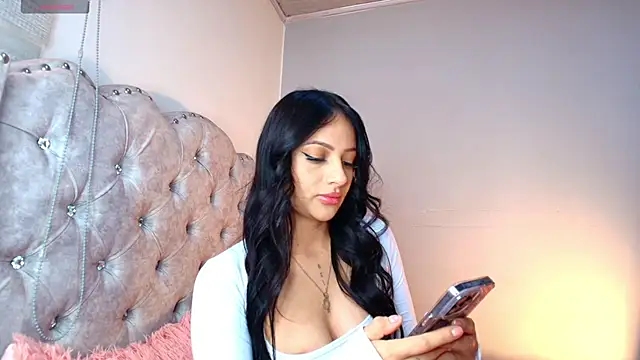 melina hernandezz online show from 04.14.26