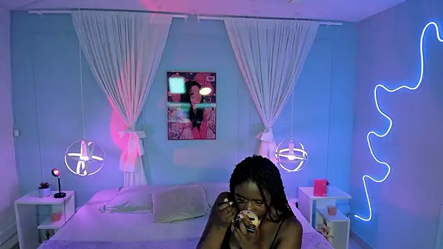 naomi campell online show from 03.05.26