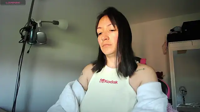 Yulian Milf online show from 04.25.26