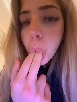 Snapshot of MelliMoon chatting on 02.16.26 MelliMoon online show from 02.16.26