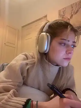 Snapshot of MelliMoon chatting on 03.06.26 MelliMoon online show from 03.06.26