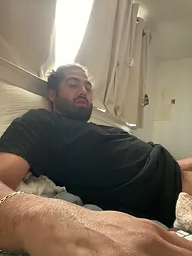 Snapshot of latinflarovs chatting on 04.04.26 latinflarovs online show from 04.04.26