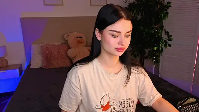 Snapshot of Silena_sky chatting on 04.13.26 Silena sky online show from 04.13.26