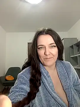 Angela swet online show from 04.28.26