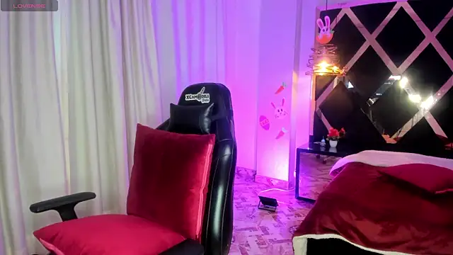 Lucia 24x online show from 04.25.26