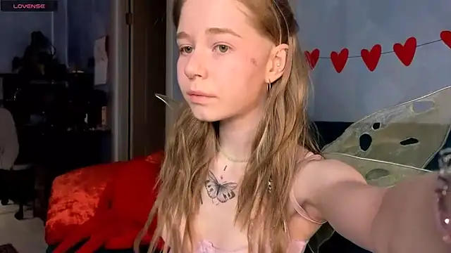 Snapshot of Austeja_Ona chatting on 05.31.26 Austeja Ona online show from 05.31.26
