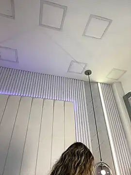 JuliaColemann online show from 02.21.26