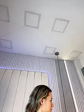 JuliaColemann online show from 03.05.26