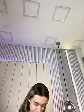 JuliaColemann online show from 03.07.26