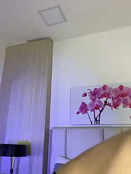 Snapshot of JuliaColemann chatting on 06.04.26 JuliaColemann online show from 06.04.26