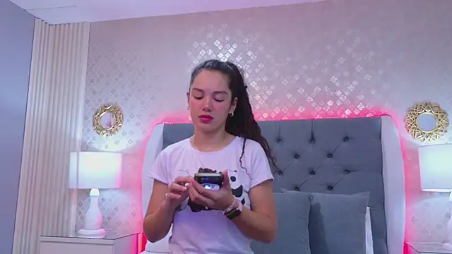 Snapshot of RoxanaAngel chatting on 02.10.26 RoxanaAngel online show from 02.10.26