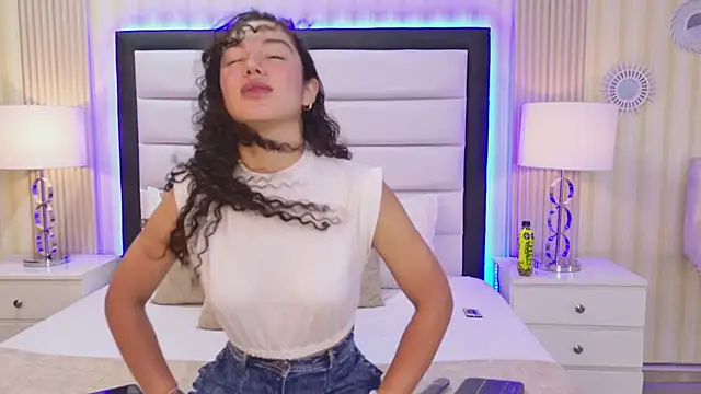 Snapshot of RoxanaAngel chatting on 03.02.26 RoxanaAngel online show from 03.02.26