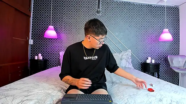 Snapshot of Evie_demn chatting on 02.11.26 Evie demn online show from 02.11.26