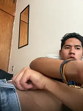 Snapshot of Jleonardolr chatting on 02.14.26 Jleonardolr online show from 02.14.26