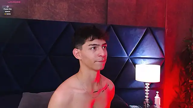 Logan Woods online show from 03.03.26