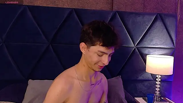 Logan Woods online show from 03.17.26