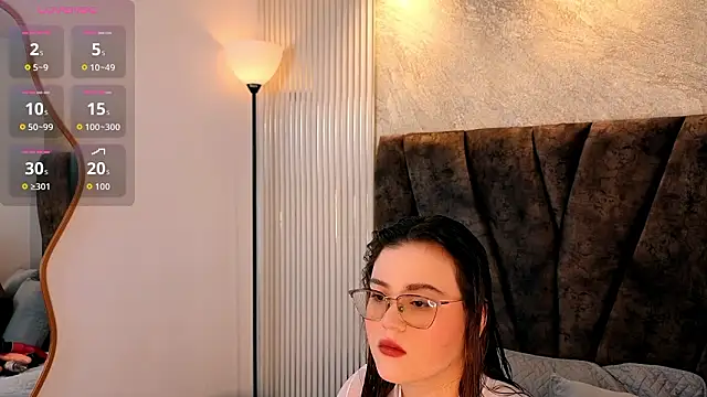 zoe hugeboobs online show from 02.04.26