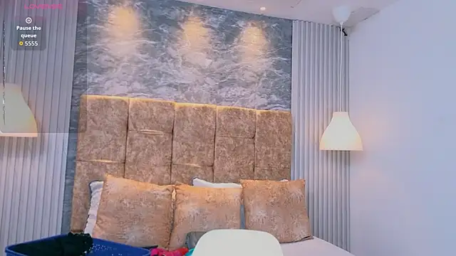 zoe hugeboobs online show from 03.14.26