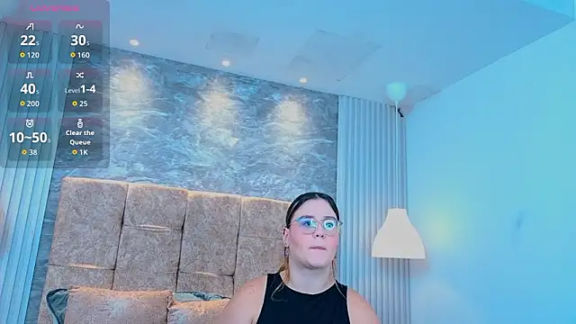 zoe hugeboobs online show from 03.15.26