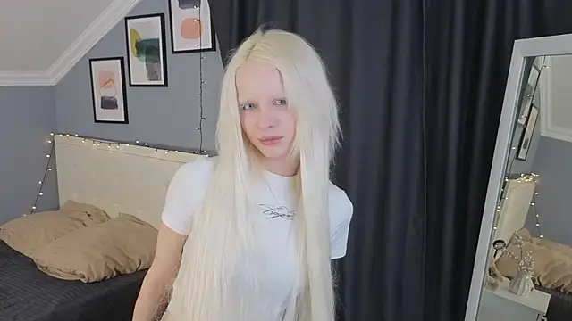 Naomi Demio online show from 03.11.26