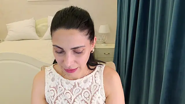 Snapshot of LovelyBeatrice chatting on 06.20.26 LovelyBeatrice online show from 06.20.26