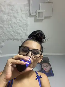 HiddendesireXO01 online show from 07.23.26