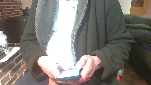 Snapshot of ludowrss chatting on 03.21.26 ludowrss online show from 03.21.26