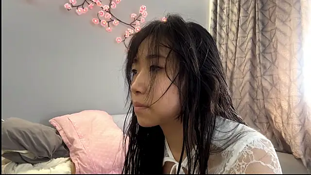 SweetMiaXO online show from 04.24.26