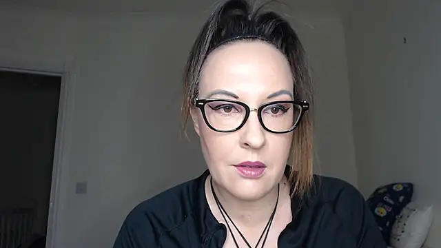 PsychicDominatrix online show from 02.10.26