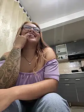 Snapshot of SOPHIIE_LUX_ chatting on 03.25.26 SOPHIIE LUX online show from 03.25.26