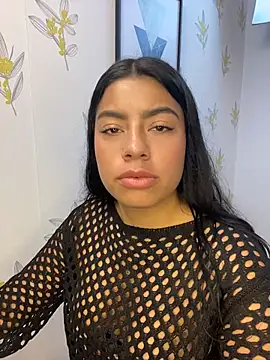 Laia white online show from 04.25.26