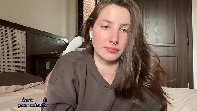 ItsEzheVika online show from 02.02.26