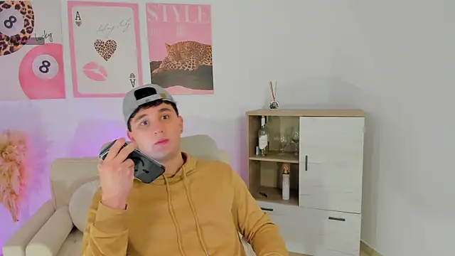 Massimo Fiore online show from 03.11.26