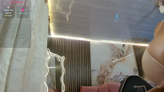 SABRIINA TAY online show from 06.13.26
