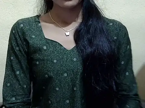 Snapshot of Khushi_v chatting on 02.13.26 Khushi v online show from 02.13.26