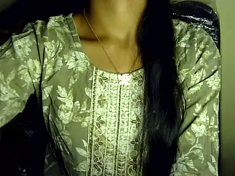 Snapshot of Khushi_v chatting on 03.05.26 Khushi v online show from 03.05.26