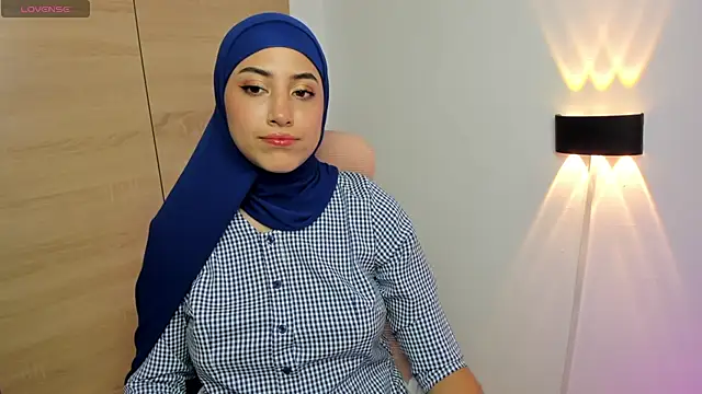 Snapshot of LAY_LA_ chatting on 02.04.26 LAY LA online show from 02.04.26