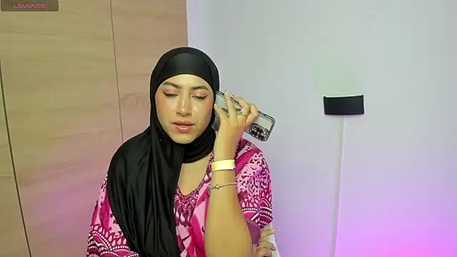 Snapshot of LAY_LA_ chatting on 03.04.26 LAY LA online show from 03.04.26