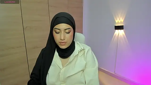 Snapshot of LAY_LA_ chatting on 03.12.26 LAY LA online show from 03.12.26