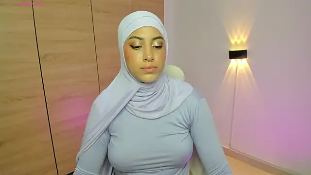 Snapshot of LAY_LA_ chatting on 03.16.26 LAY LA online show from 03.16.26