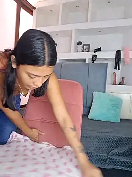 Layla em online show from 02.24.26