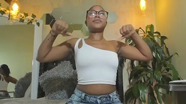 Naomy-lopez online show from 03.16.26