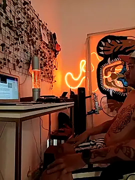 Snapshot of helloandi chatting on 03.31.26 helloandi online show from 03.31.26