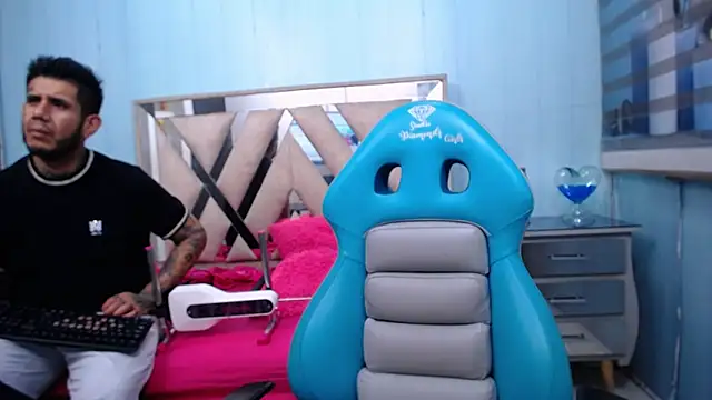 allison max tattoo online show from 02.08.26