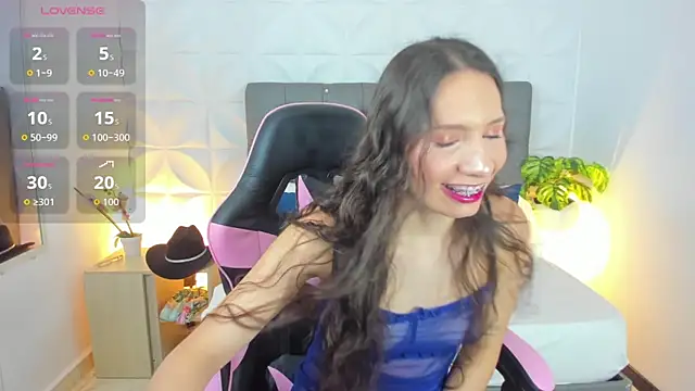 Snapshot of valeryn__rosse chatting on 05.08.26 valeryn rosse online show from 05.08.26