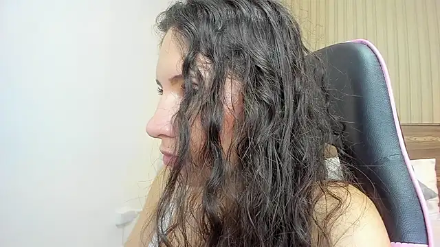 Snapshot of valeryn__rosse chatting on 07.31.26 valeryn rosse online show from 07.31.26
