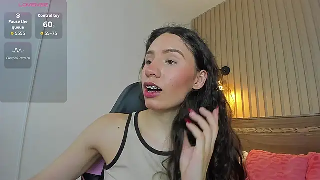 Snapshot of valeryn__rosse chatting on 08.02.26 valeryn rosse online show from 08.02.26