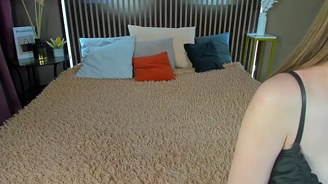 Betty Andrews online show from 02.18.26