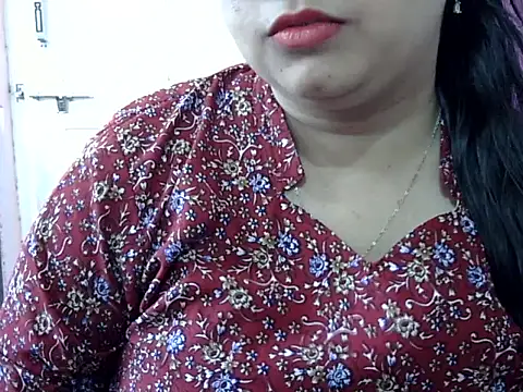 Snapshot of Cute_Aliyaa chatting on 05.14.26 Cute Aliyaa online show from 05.14.26