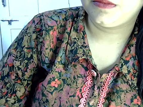 Snapshot of Cute_Aliyaa chatting on 06.09.26 Cute Aliyaa online show from 06.09.26
